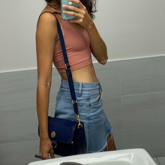 SET ACTIVE Ribbed V Crop Top - Ouai Limited Edition, Melrose Place - Picture 4 of 4